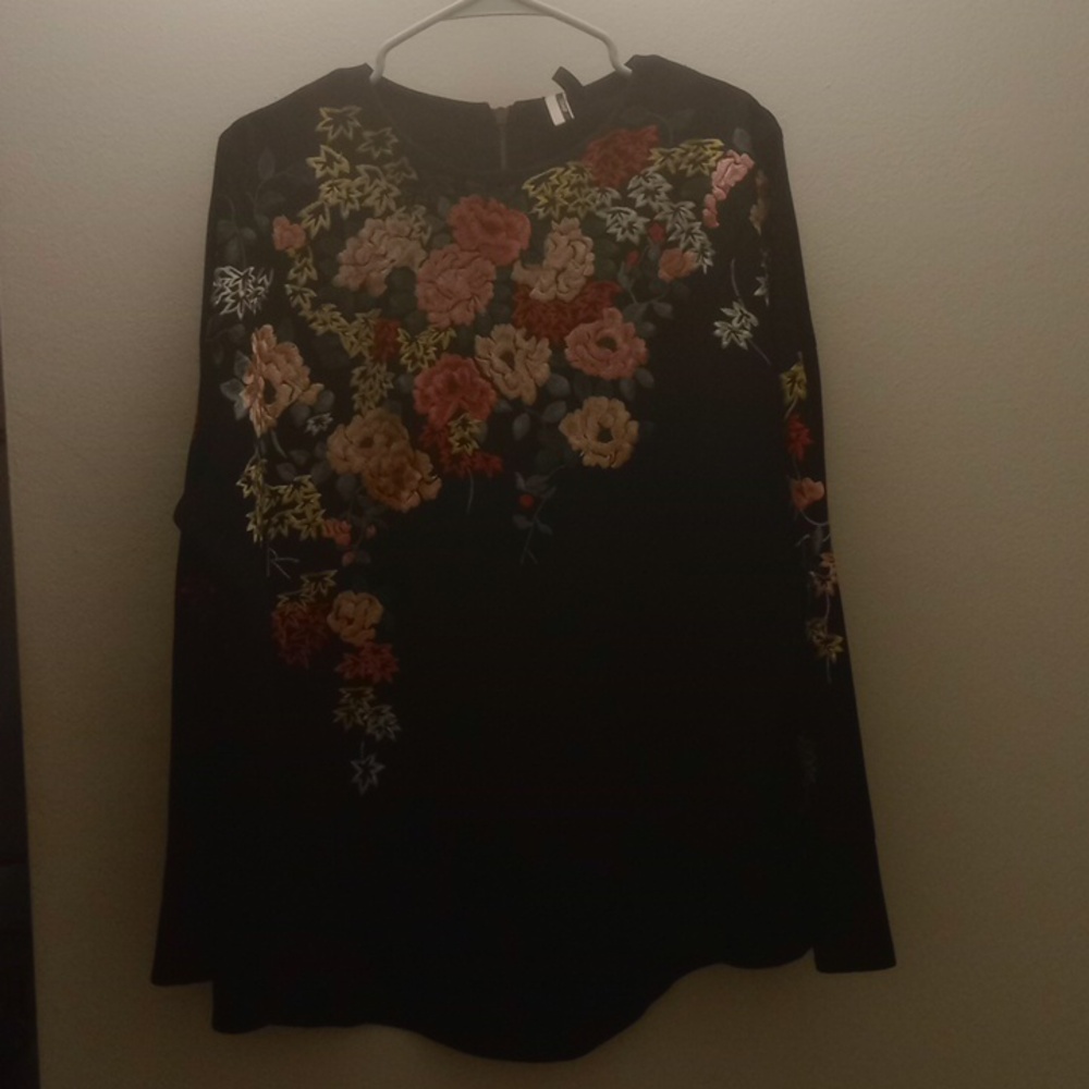 Black floral top
